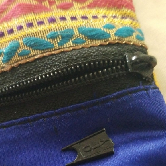 Nepalese Silk Hindu embroidered Crossbody read - Picture 13 of 13